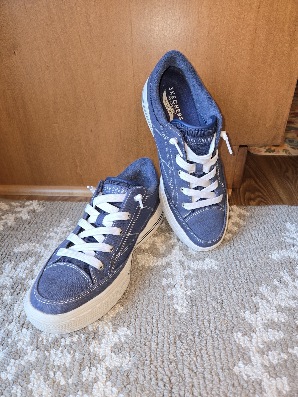 Skechers Women’s Navy Blue Canvas Low-Top Sneakers